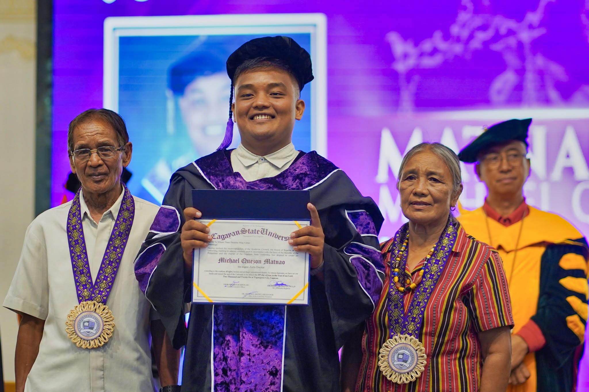 24TH-GRAD-COL-PHOTOSET photo 5